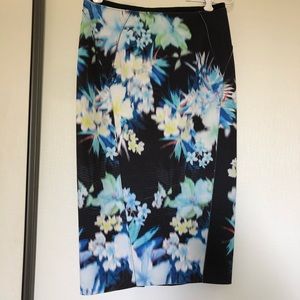 FINAL DAYS- 2/13 DONATION: Elie Tahari blurred floral neoprene pencil skirt